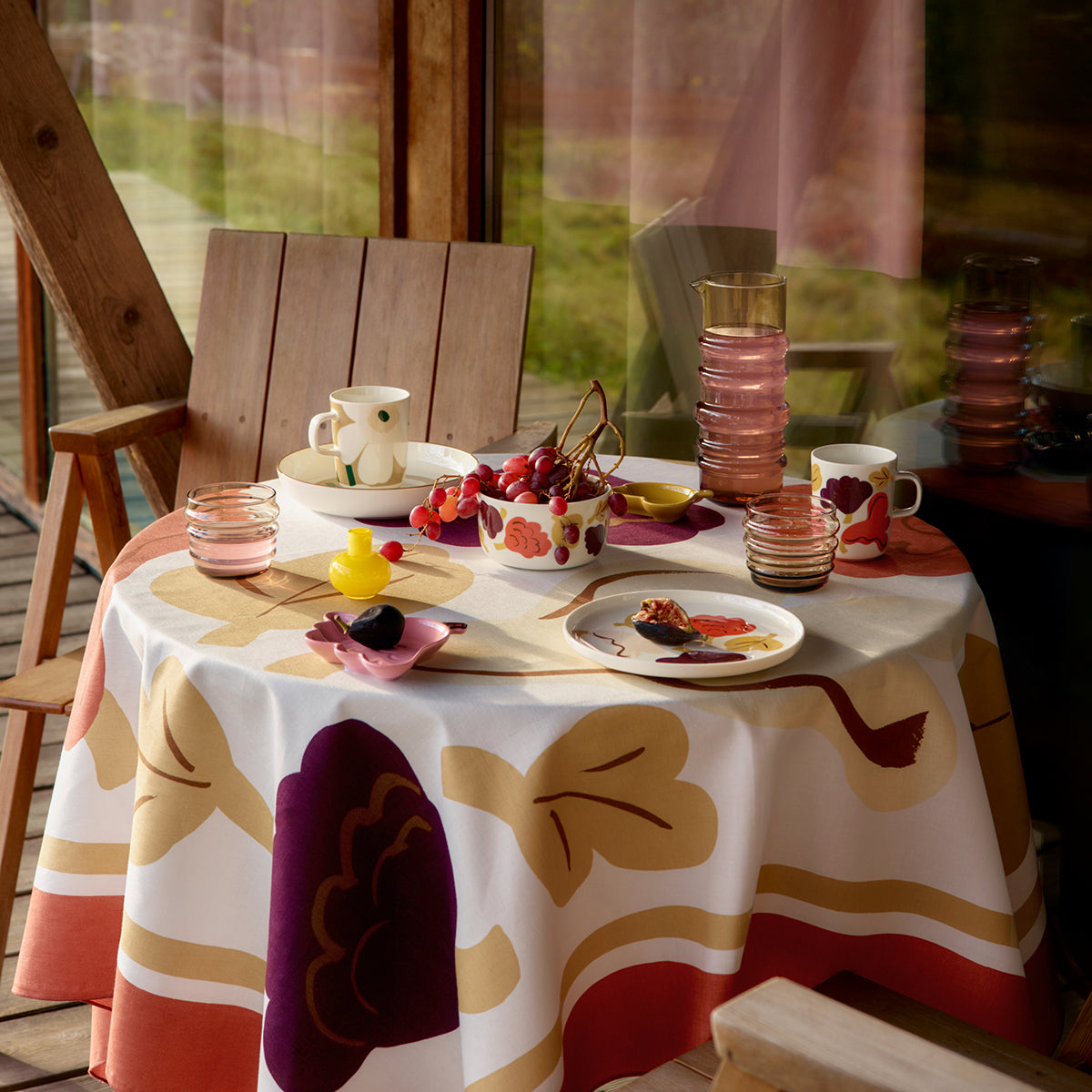Marimekko Kukasta Kukkaan White / Terracotta / Light Brown Square Tablecloth